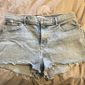 Abercrombie and fitch mom mid rise short 14/32